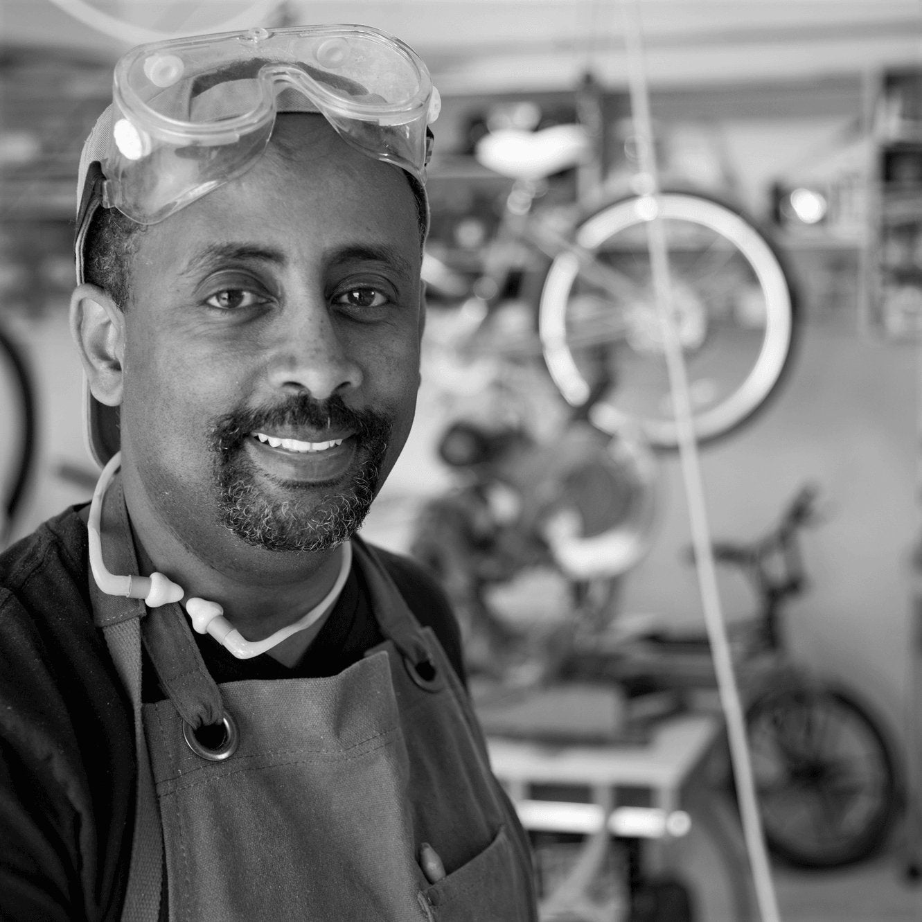 THOUGHTFUL FATHER’S DAY GIFT IDEAS WITH JOMO TARIKU