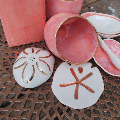 Sand Dollar White and Gold Coasters Set 4